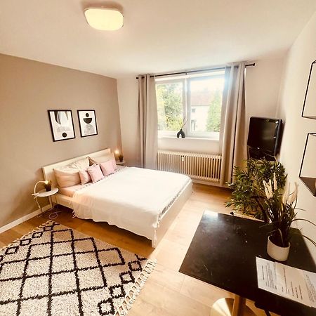 Ferienwohnung An Der Uniklinik Mit Eigener Kueche Und Renoviertem Badezimmer Homburg  Dış mekan fotoğraf