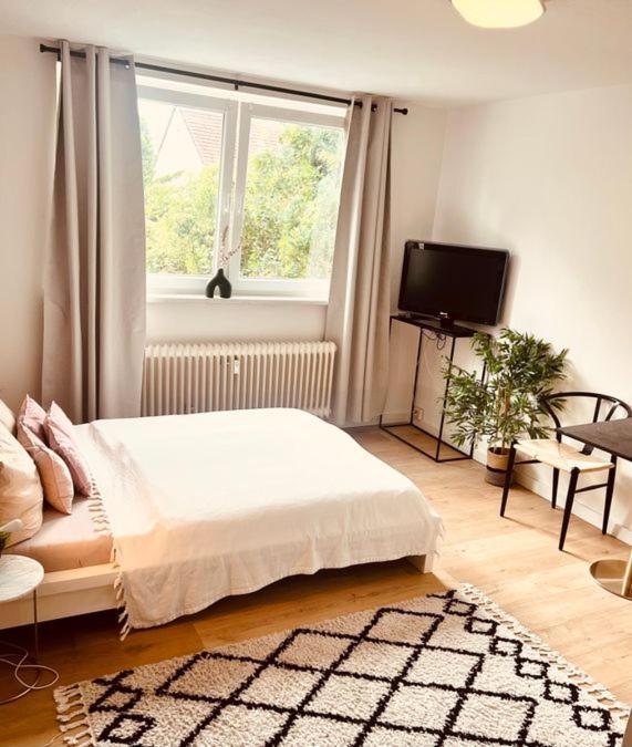 Ferienwohnung An Der Uniklinik Mit Eigener Kueche Und Renoviertem Badezimmer Homburg  Dış mekan fotoğraf