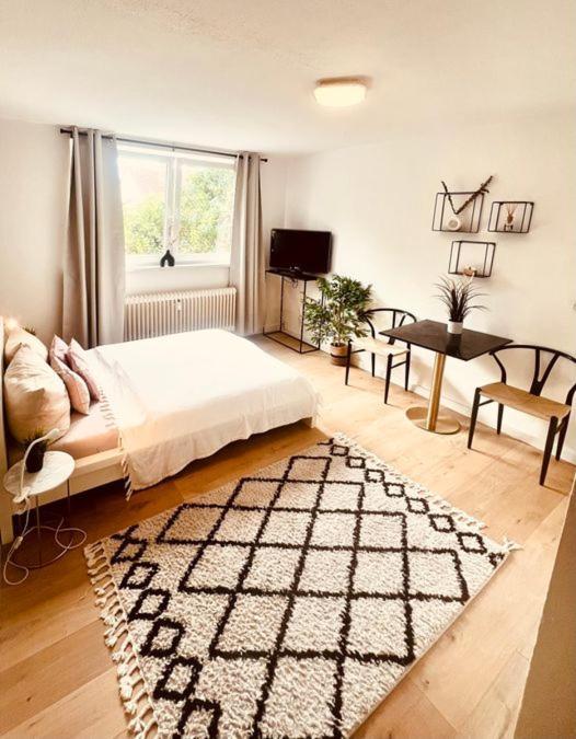 Ferienwohnung An Der Uniklinik Mit Eigener Kueche Und Renoviertem Badezimmer Homburg  Dış mekan fotoğraf
