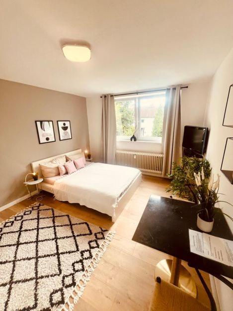 Ferienwohnung An Der Uniklinik Mit Eigener Kueche Und Renoviertem Badezimmer Homburg  Dış mekan fotoğraf